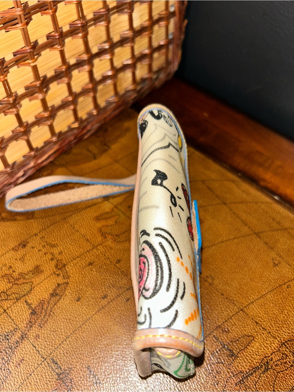 Vintage Dooney & Bourke Rare Disney Sketch flap wristlet with Hangtag -EUC- - Picture 8 of 16